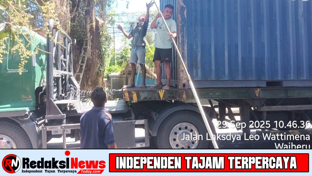 “Siang Jadi Malam: Kontainer Melenggang, Dishub Ambon Ke Mana?