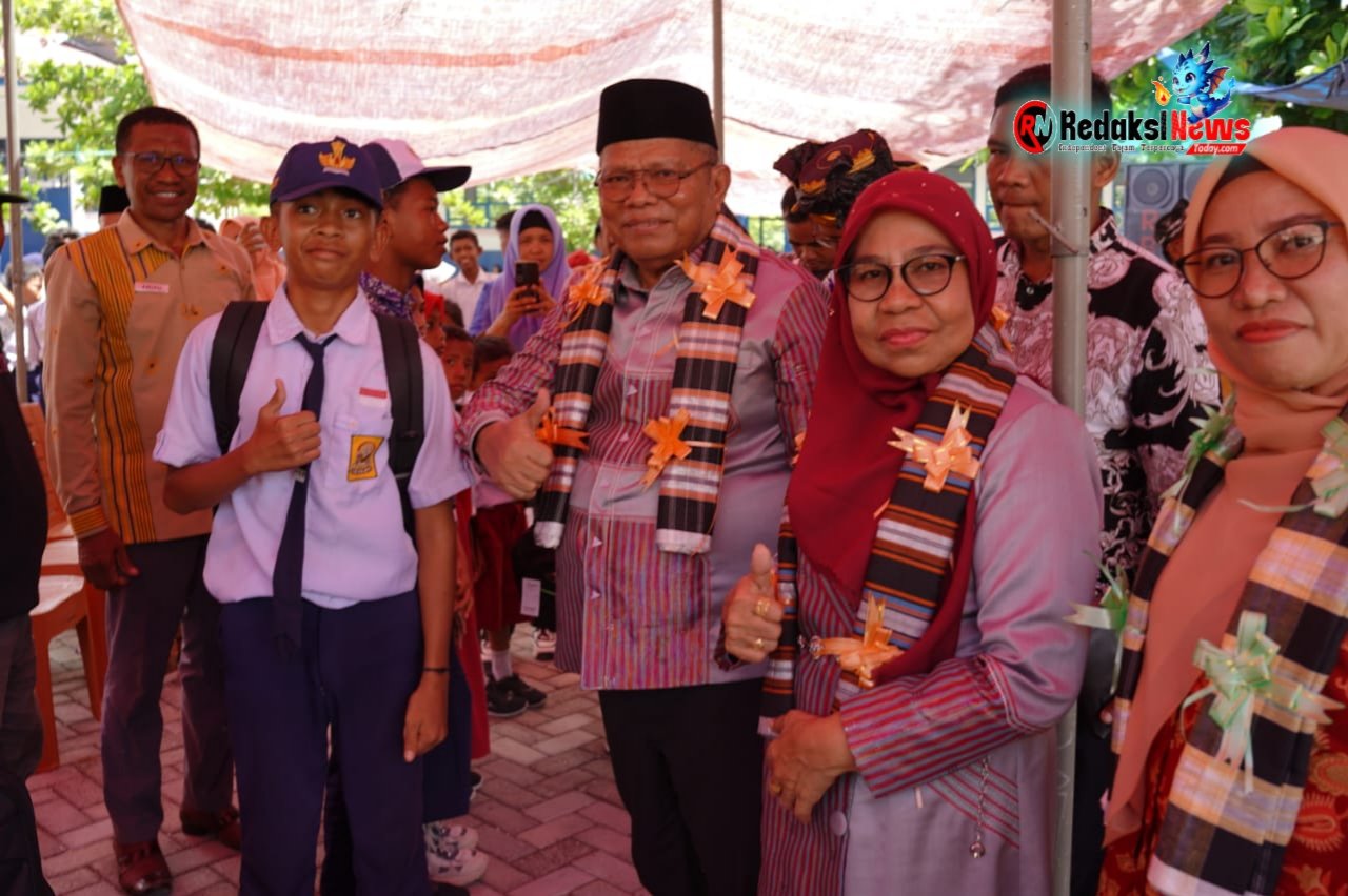 120 Siswa Diberikan Bantuan Seragam Sekolah Di Siompu