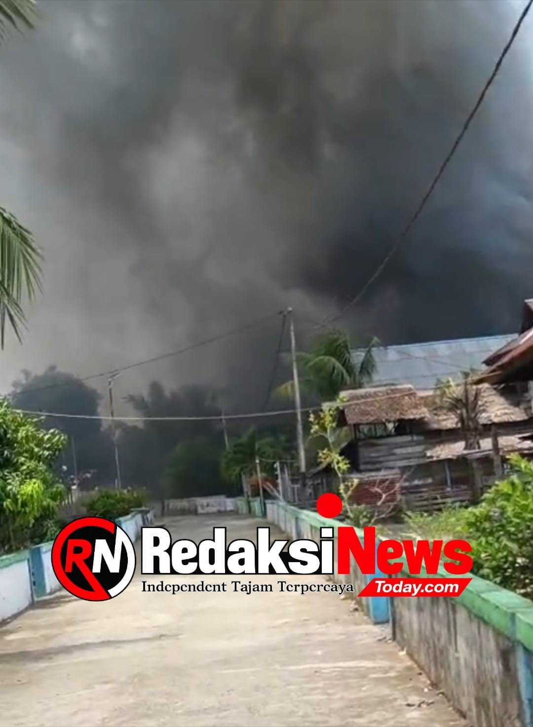 Bentrokan Warga Banemo–Sibenpopo Kian Memanas, Senjata Tradisional hingga Molotov Digunakan