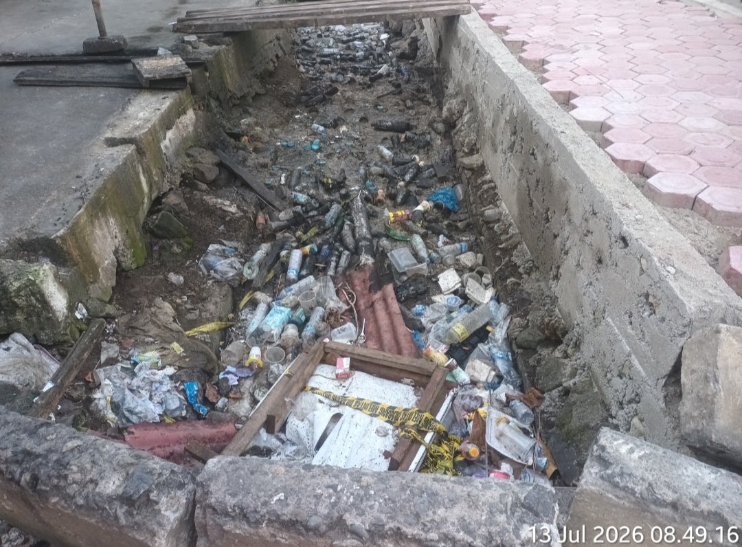Drainase Dipenuhi Sampah Plastik, PAMALI Desak Pemkot Ambon Benahi Sistem Pembuangan Air