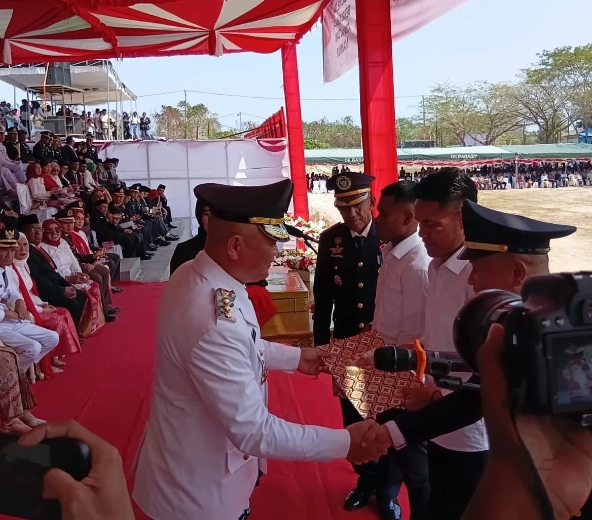 52 WARGA BINAAN LAPAS DOBO TERIMA REMISI UMUM HUT RI KE-81